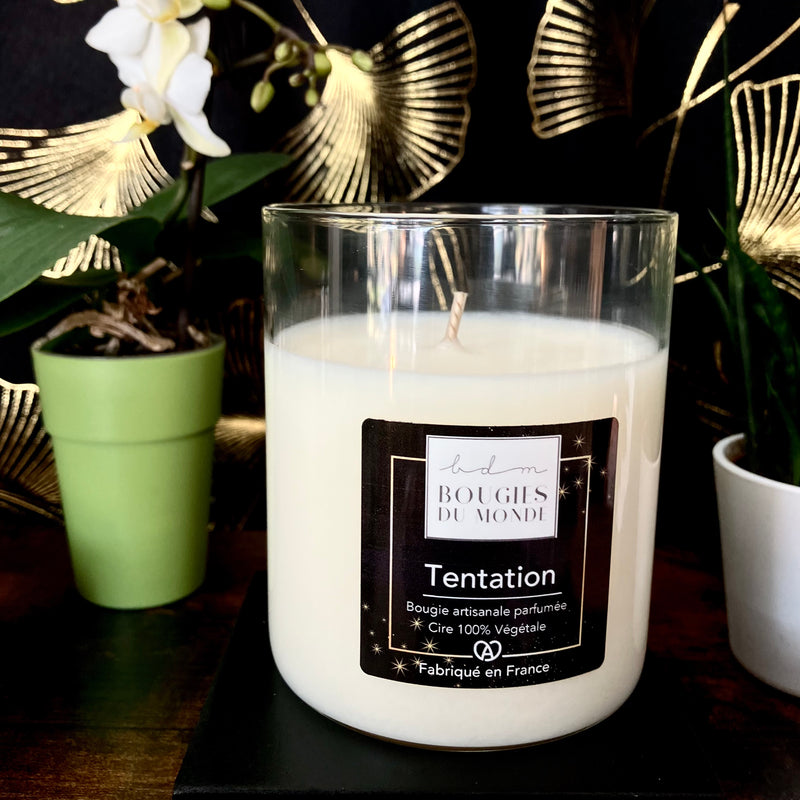 Bougie parfumée Tentation ( Cerise - Coco - Musc)